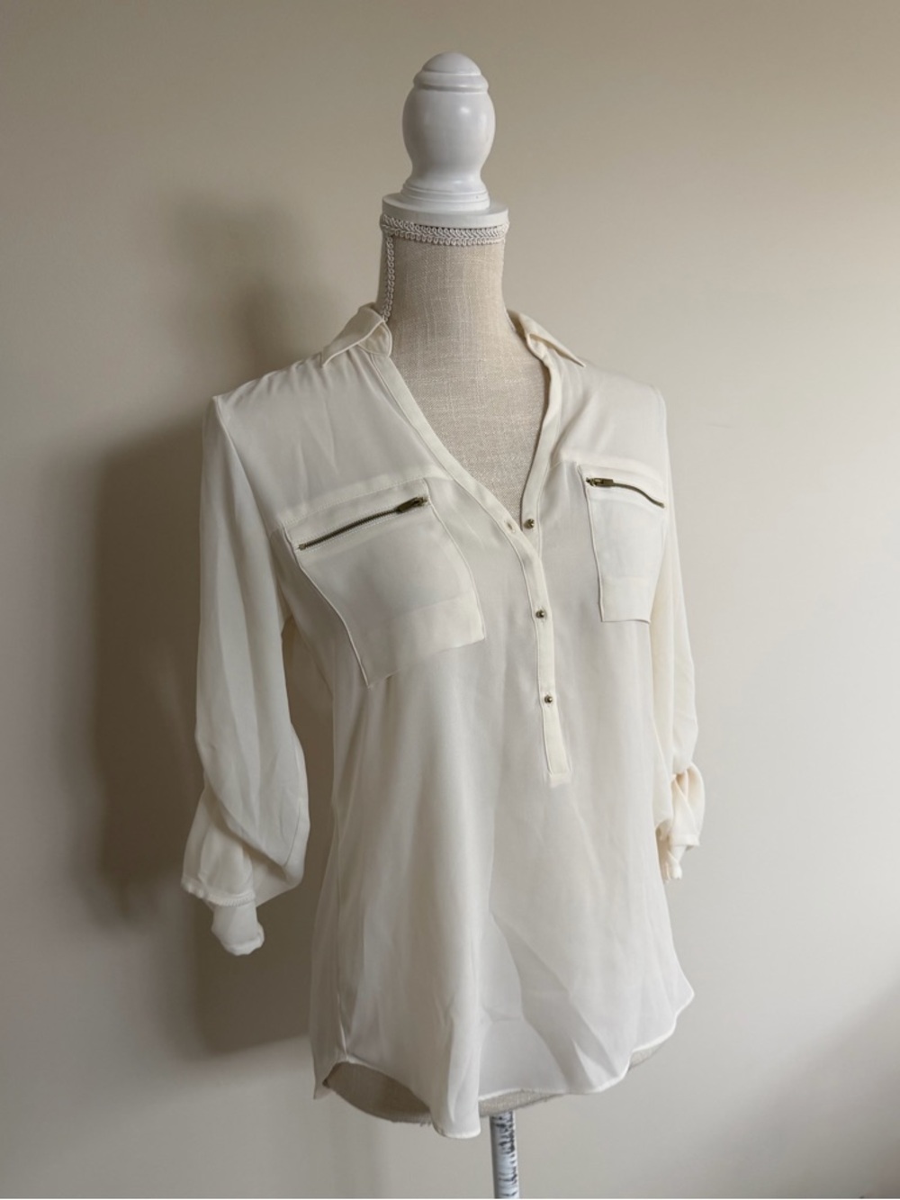 Express Blouse - Picture 2 of 9